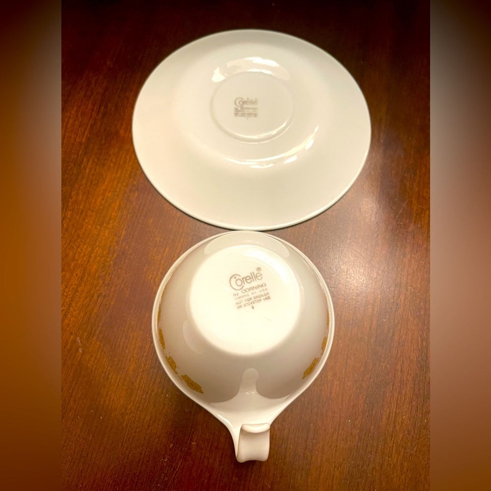 Vintage Set of 3 Corelle butterfly harvest hooked cups & saucers - Picture 5 of 5